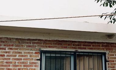 Venta Casa a refaccionar   Dpto 2 dormi - Calle Jujuy al 300 - Neuquén Capital