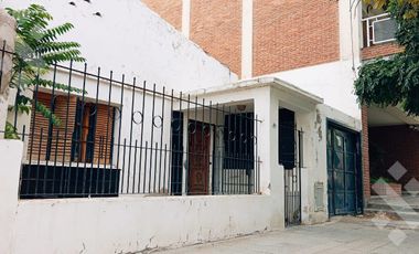 Venta Casa a refaccionar   Dpto 2 dormi - Calle Jujuy al 300 - Neuquén Capital