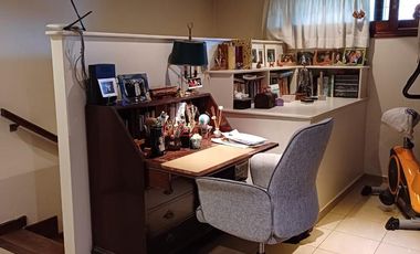 Casacasa 6 ambientes con pileta Brown 627 Quilmes Espectacular casa !!