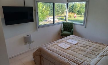 Casa a la laguna en venta en barrio La Comarca, Tigre.