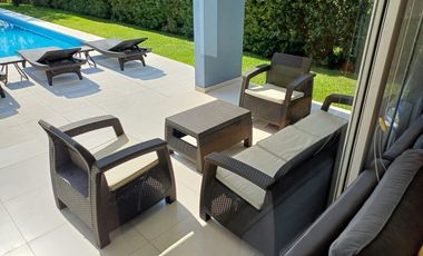 Casa a la laguna en venta en barrio La Comarca, Tigre.