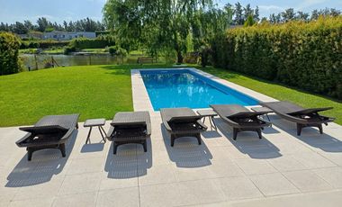 Casa a la laguna en venta en barrio La Comarca, Tigre.