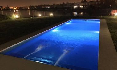 Casa a la laguna en venta en barrio La Comarca, Tigre.