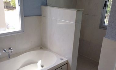 Casa a la laguna en venta en barrio La Comarca, Tigre.