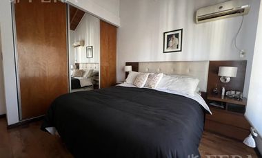 Venta casa multifamiliar con cochera y fondo en Wilde