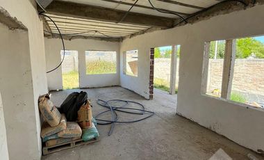 Venta Casa tres dormitorios a terminar - Piedras Blancas - Gral Fernández Oro