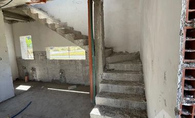 Venta Casa tres dormitorios a terminar - Piedras Blancas - Gral Fernández Oro