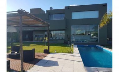 Casa en venta en el  barrio San Isidro Labrador, Villanueva, Tigre.
