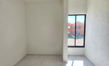 CASA EN VENTA, 2 PLANTAS, 3 RECÁMARAS, 3 BAÑOS COMPLETOS, COCHERA PARA 2 AUTOS