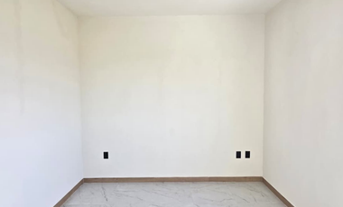 CASA EN VENTA,  2 PLANTAS, 3 RECÁMARAS, 2 BAÑOS, COCHERA PARA 2 AUTOS