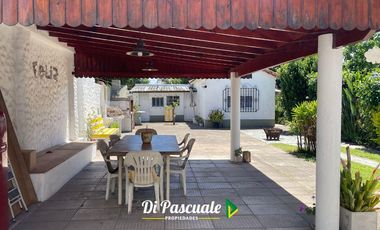 Venta Apto Crédito Hipotecario Casa con Patio y Dependencia - Paso del Rey