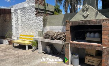 Venta Apto Crédito Hipotecario Casa con Patio y Dependencia - Paso del Rey