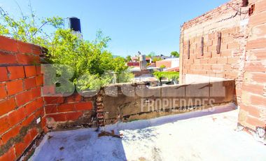 VENTA EN BLOCK Casa 3 ambientes más departamento en planta alta