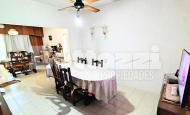 VENTA EN BLOCK Casa 3 ambientes más departamento en planta alta