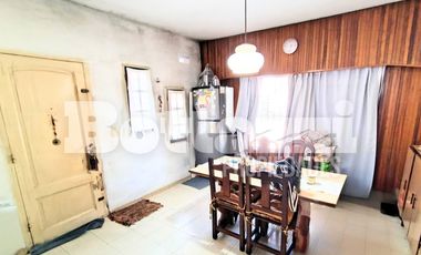 VENTA EN BLOCK Casa 3 ambientes más departamento en planta alta
