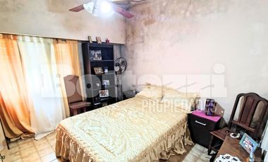 VENTA EN BLOCK Casa 3 ambientes más departamento en planta alta