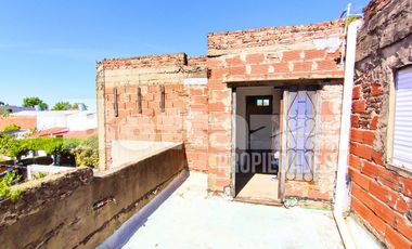VENTA EN BLOCK Casa 3 ambientes más departamento en planta alta