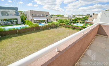 Casa de 4 ambientes en Venta - Fincas de Hudson