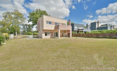 Casa de 4 ambientes en Venta - Fincas de Hudson