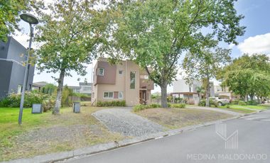 Casa de 4 ambientes en Venta - Fincas de Hudson