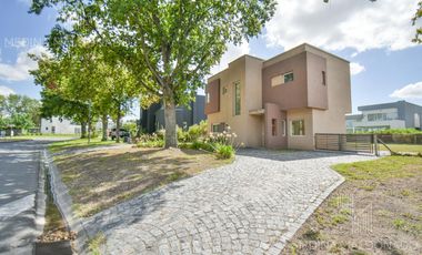 Casa de 4 ambientes en Venta - Fincas de Hudson