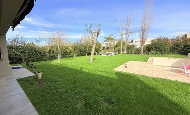 VENTA - Casa 4 dormitorios - San Sebastian, Funes