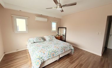 VENTA - Casa 4 dormitorios - San Sebastian, Funes