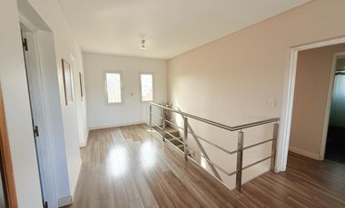 VENTA - Casa 4 dormitorios - San Sebastian, Funes