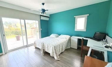 VENTA - Casa 4 dormitorios - San Sebastian, Funes