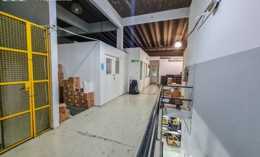 Venta con renta Edificio de oficinas con deposito, ideal laboratorio habilitable ANMAT Martinez