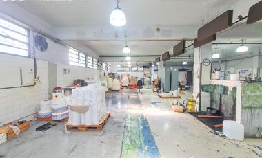 Venta con renta Edificio de oficinas con deposito, ideal laboratorio habilitable ANMAT Martinez