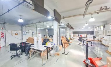 Venta con renta Edificio de oficinas con deposito, ideal laboratorio habilitable ANMAT Martinez
