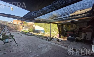 Venta casa 3 ambientes con patio en Villa Dominico