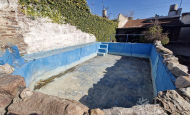 Venta casa 3 ambientes con patio en Villa Dominico