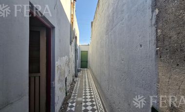 Venta casa 3 ambientes con patio en Villa Dominico