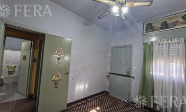 Venta casa 3 ambientes con patio en Villa Dominico