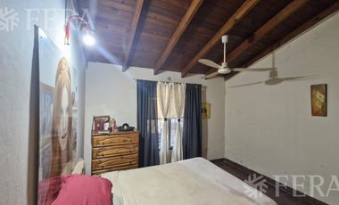 Venta casa 3 ambientes con patio en Villa Dominico