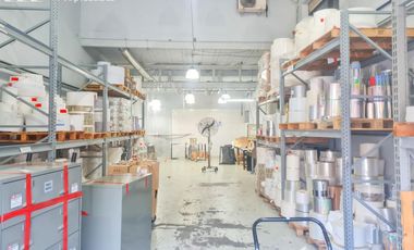 Venta con renta Edificio de oficinas con deposito, ideal laboratorio habilitable ANMAT Martinez