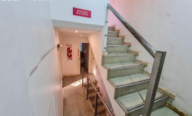 Venta con renta Edificio de oficinas con deposito, ideal laboratorio habilitable ANMAT Martinez