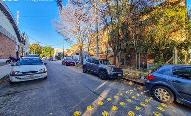 Venta con renta Deposito con oficinas, ideal laboratorio habilitable ANMAT Martinez