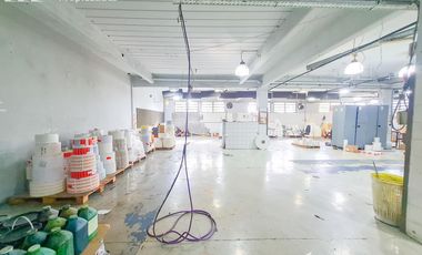 Venta con renta Deposito con oficinas, ideal laboratorio habilitable ANMAT Martinez