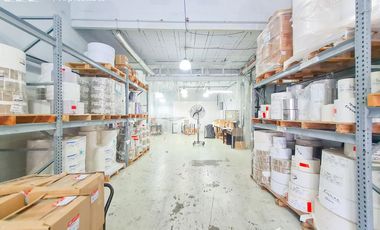 Venta con renta Deposito con oficinas, ideal laboratorio habilitable ANMAT Martinez