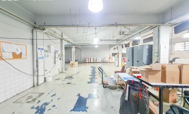 Venta con renta Deposito con oficinas, ideal laboratorio habilitable ANMAT Martinez