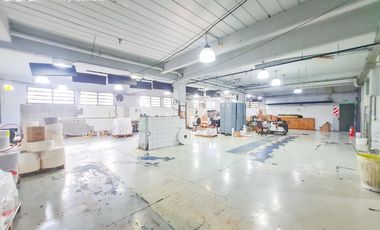 Venta con renta Deposito con oficinas, ideal laboratorio habilitable ANMAT Martinez