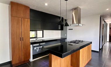 CASA DE UNA SOLA PLANTA DE ENTREGA INMEDIATA EN CONKAL, YUC