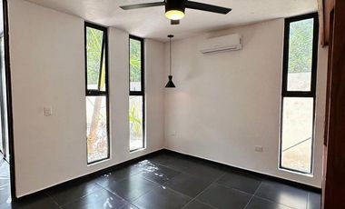 CASA DE UNA SOLA PLANTA DE ENTREGA INMEDIATA EN CONKAL, YUC