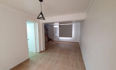 ARRIENDO COMODA CASA 2DORM 2BA EXCELENTE SECTOR MELIPILLA