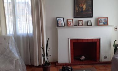 SE VENDE COMODA CASA, BARRIO TRANQUILO