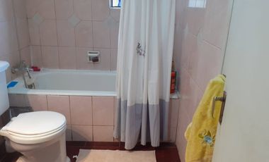 SE VENDE COMODA CASA, BARRIO TRANQUILO