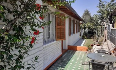 SE VENDE COMODA CASA, BARRIO TRANQUILO